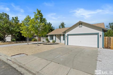 Single Family Residence in Sparks NV 6970 Pah Rah Dr 8.jpg