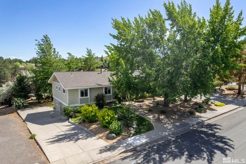 Single Family Residence in Reno NV 2278 Pioneer Dr 3.jpg