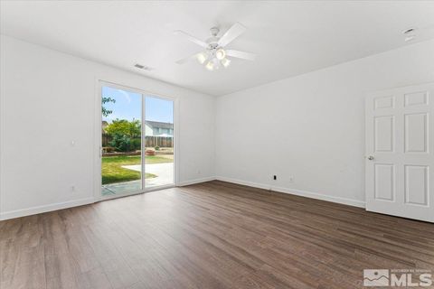 Single Family Residence in Reno NV 18483 Spicer Lake Ct 19.jpg