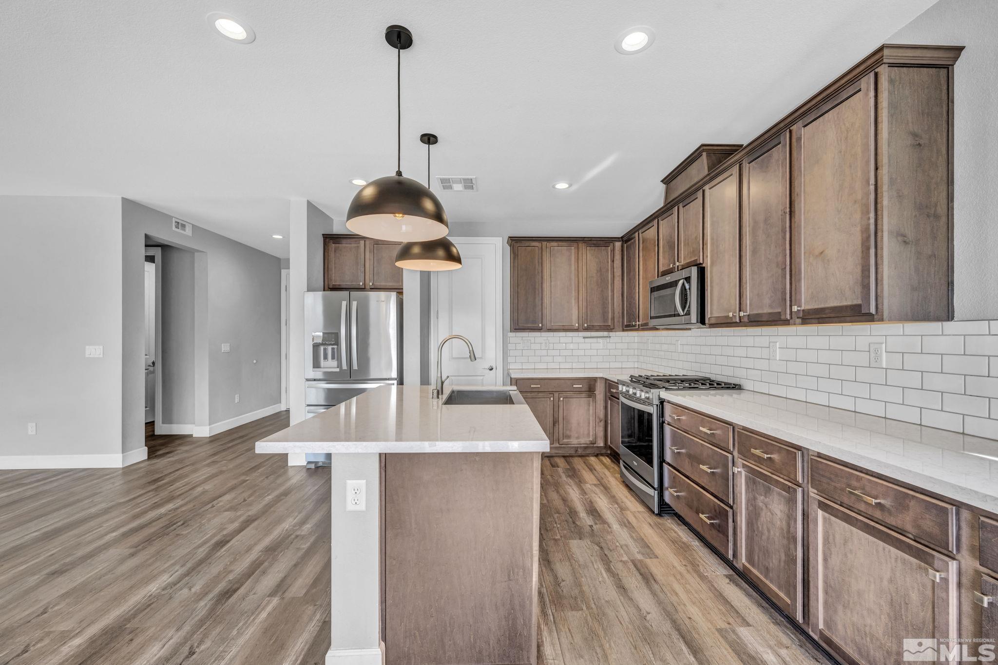 Sparks, Nevada 89436, United States, 3 Bedrooms Bedrooms, ,3 BathroomsBathrooms,Residential,Pending,33924