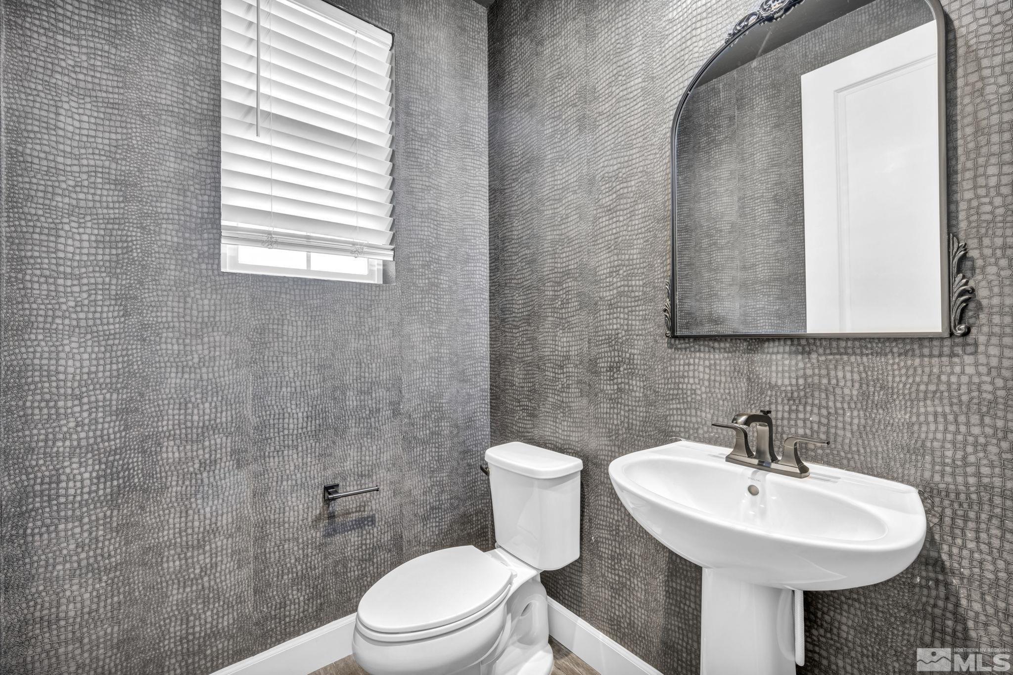 Sparks, Nevada 89436, United States, 3 Bedrooms Bedrooms, ,3 BathroomsBathrooms,Residential,Pending,33924