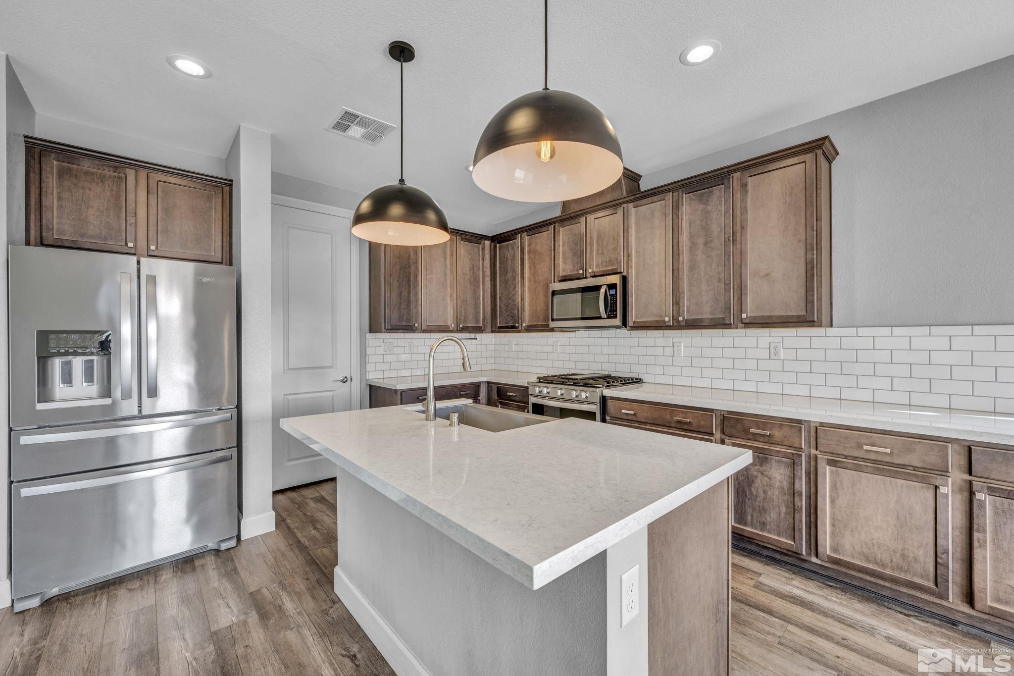 Sparks, Nevada 89436, United States, 3 Bedrooms Bedrooms, ,3 BathroomsBathrooms,Residential,Pending,33924