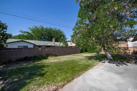 Single Family Residence in Reno NV 2220 6th St 32.jpg