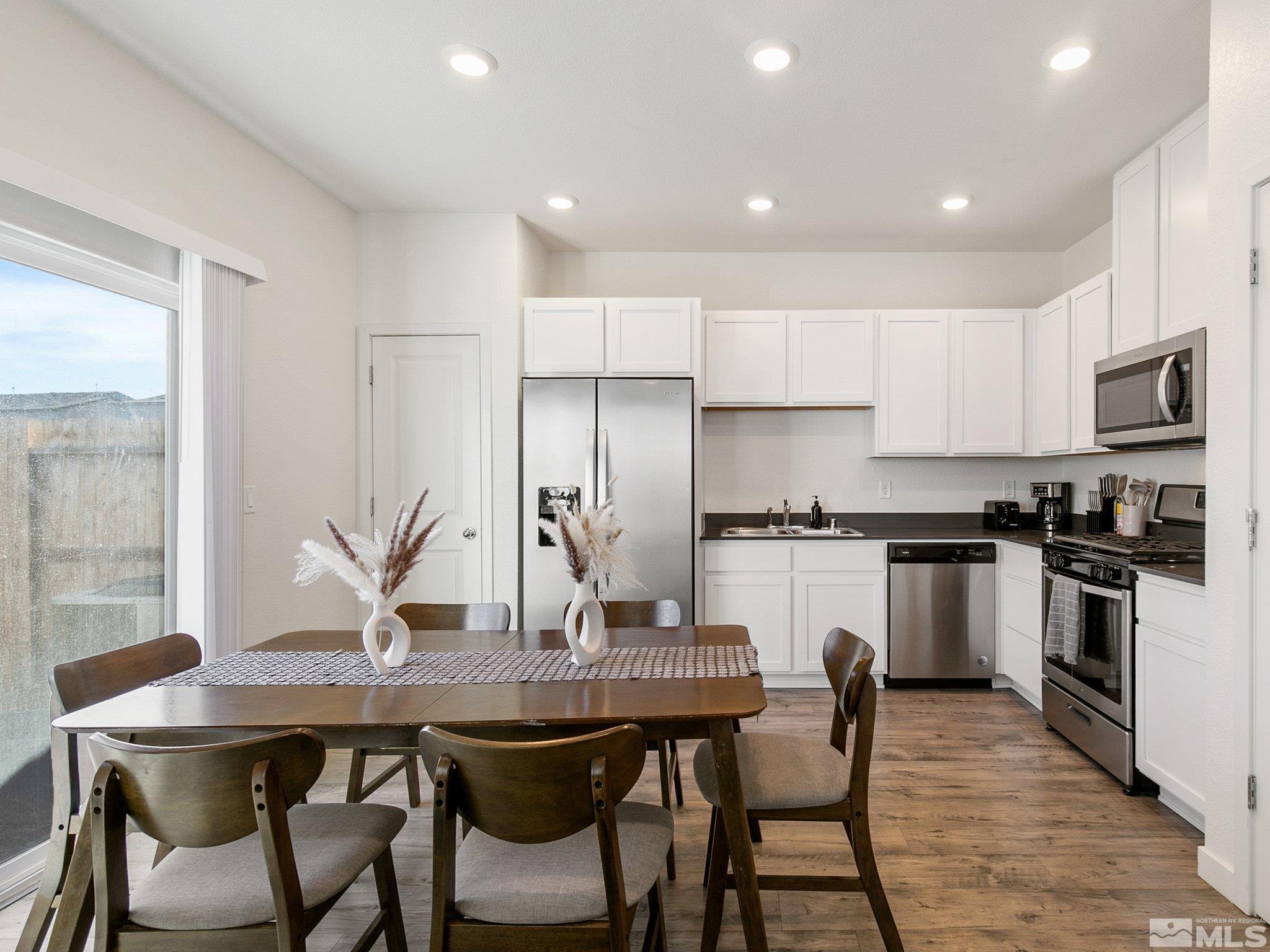 Reno, Nevada 89506, United States, 4 Bedrooms Bedrooms, ,3 BathroomsBathrooms,Residential,Active,93447