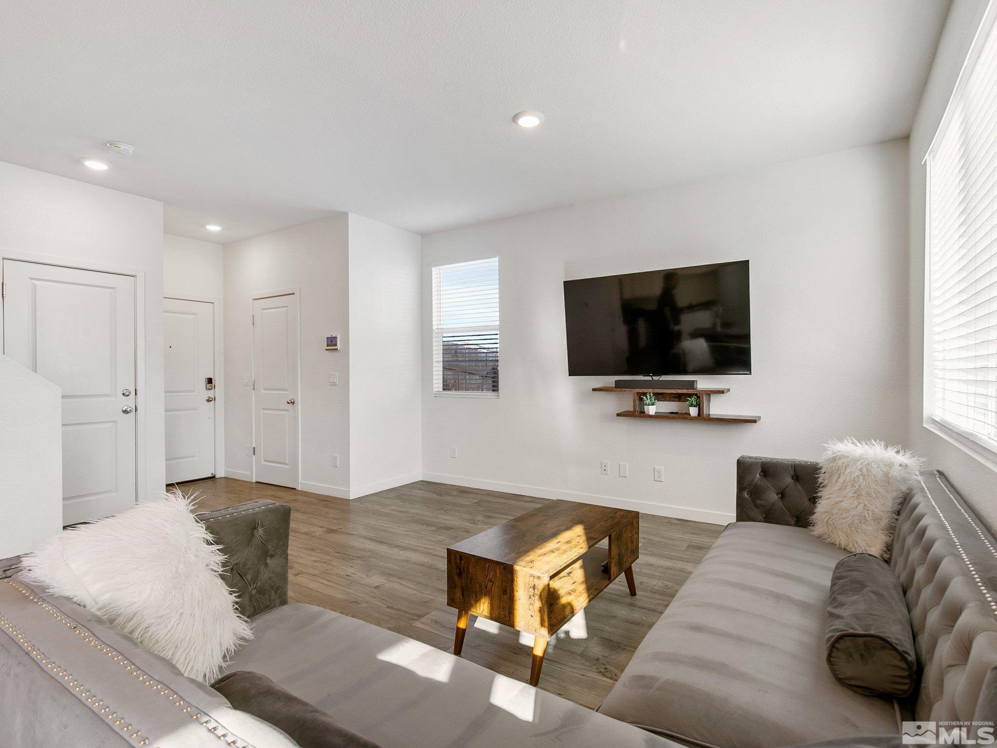 Reno, Nevada 89506, United States, 4 Bedrooms Bedrooms, ,3 BathroomsBathrooms,Residential,Active,93447