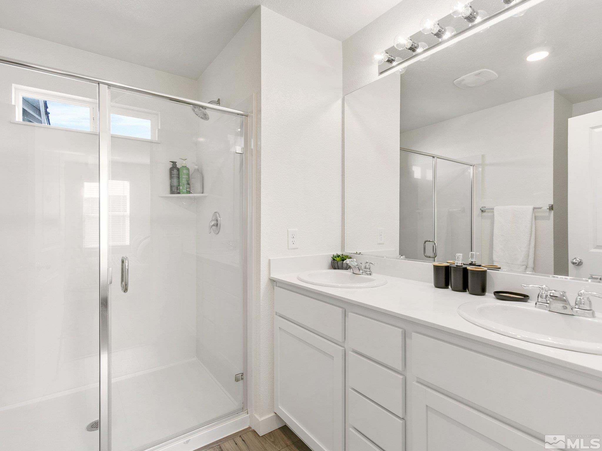 Reno, Nevada 89506, United States, 4 Bedrooms Bedrooms, ,3 BathroomsBathrooms,Residential,Active,93447