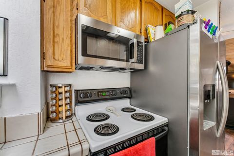 Condominium in Sparks NV 2562 Garfield Dr 12.jpg