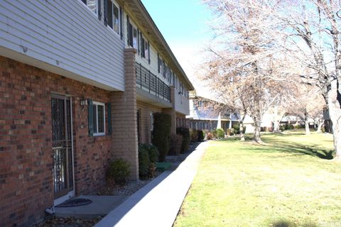 Townhouse in Reno NV 441 Smithridge Park.jpg