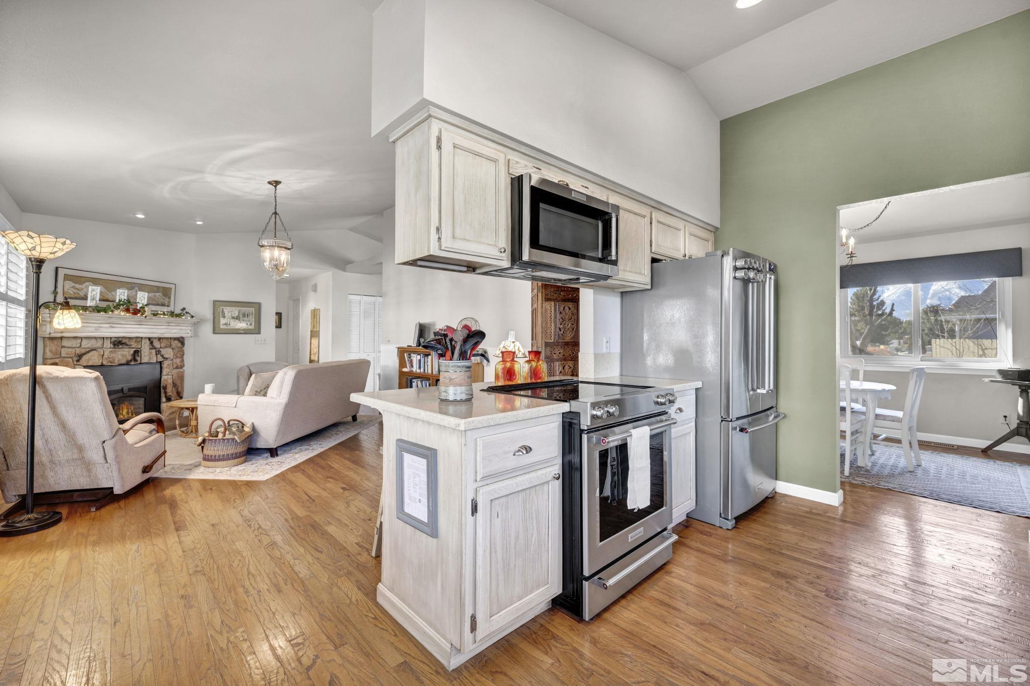 Minden, Nevada 89423, United States, 3 Bedrooms Bedrooms, ,2 BathroomsBathrooms,Residential,Pending,12356