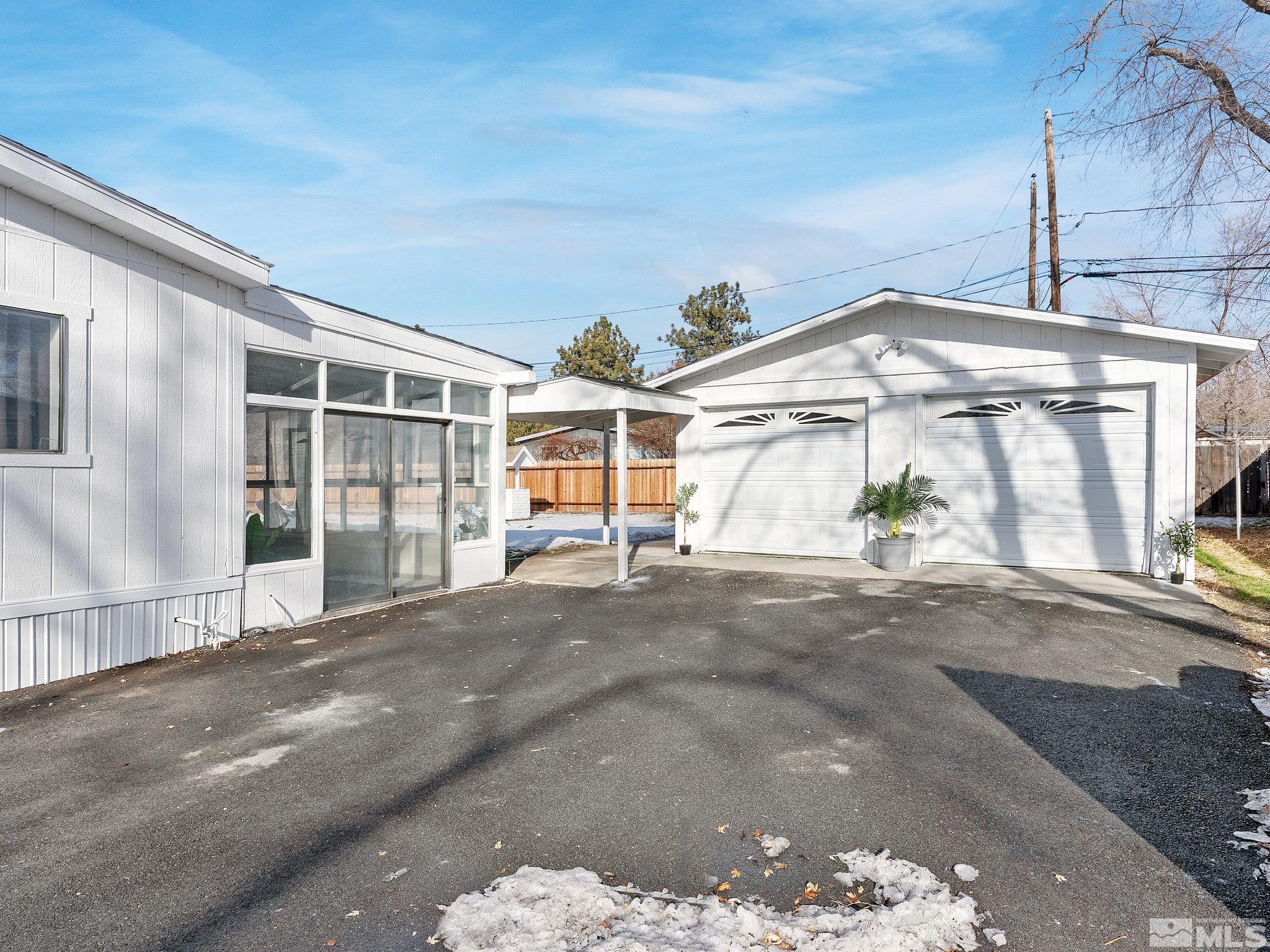 Reno, Nevada 89508, United States, 3 Bedrooms Bedrooms, ,2 BathroomsBathrooms,Residential,Active,25449