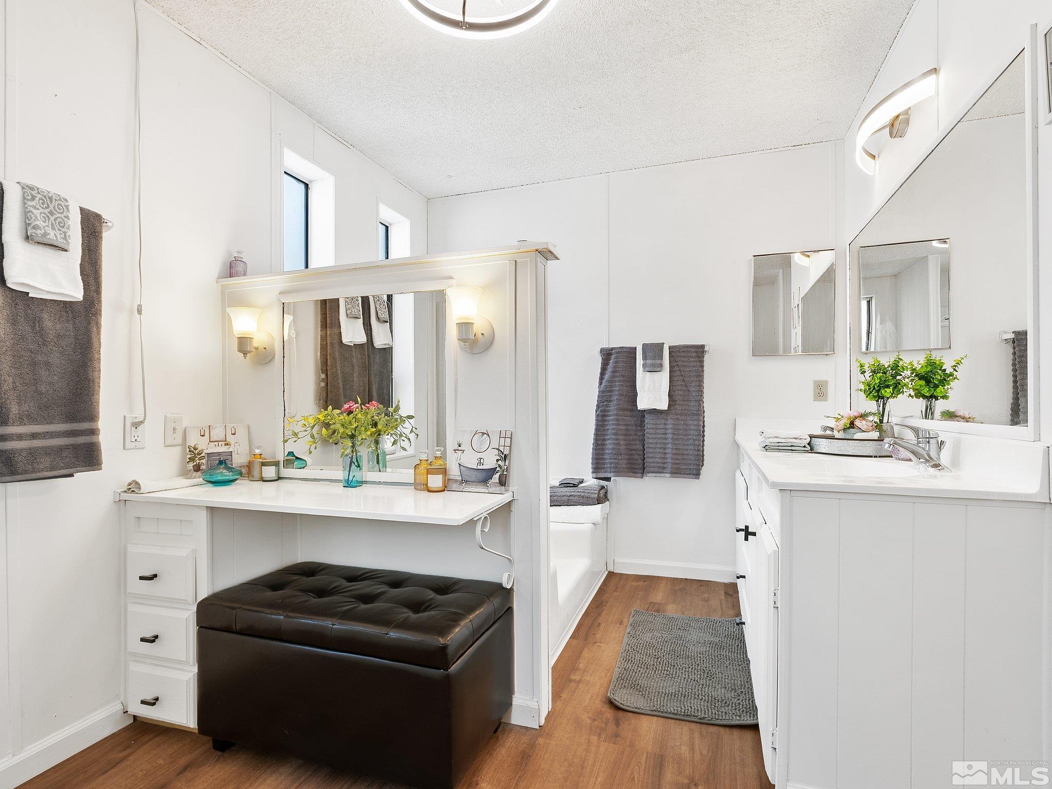 Reno, Nevada 89508, United States, 3 Bedrooms Bedrooms, ,2 BathroomsBathrooms,Residential,Active,25449