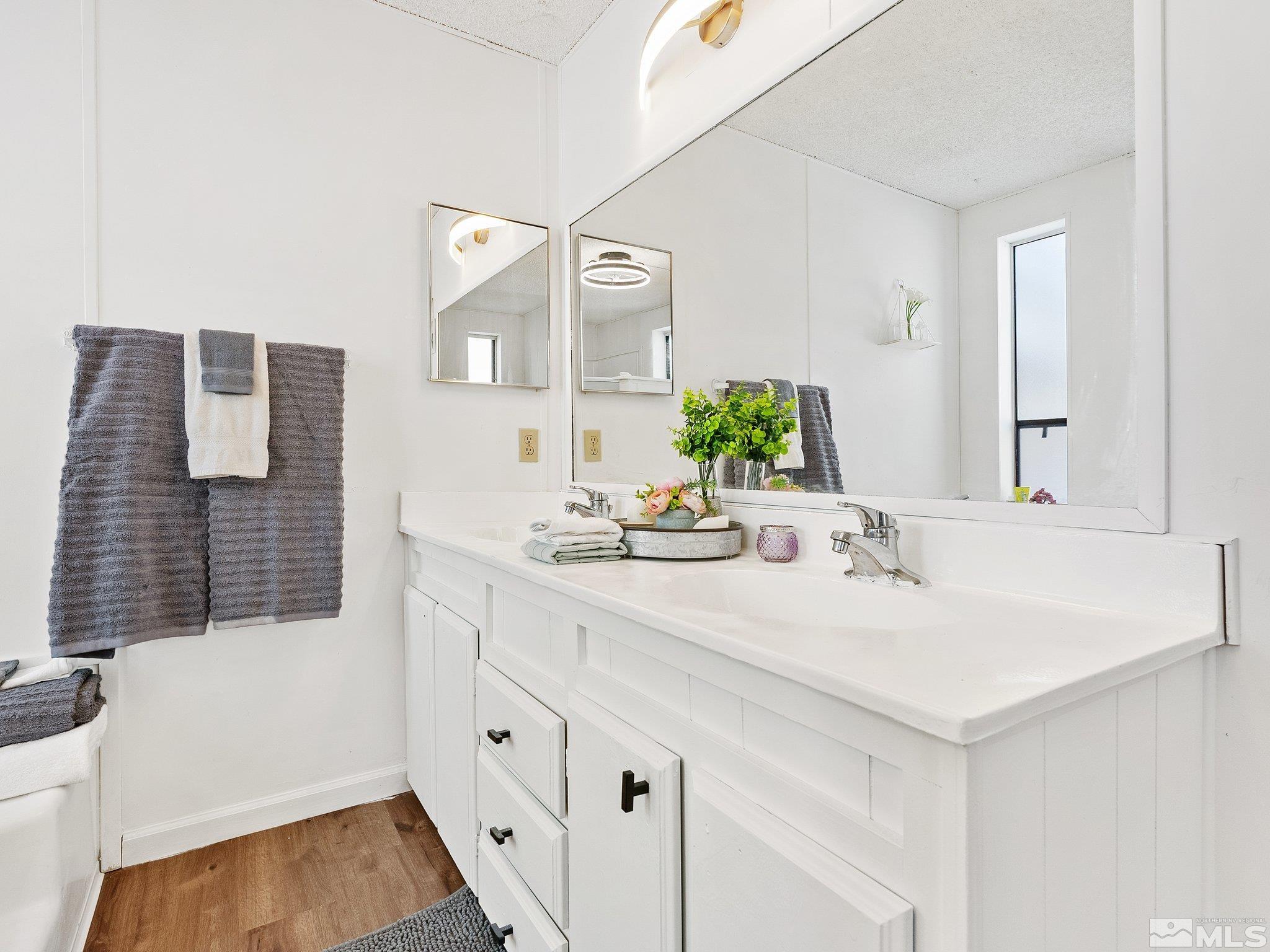 Reno, Nevada 89508, United States, 3 Bedrooms Bedrooms, ,2 BathroomsBathrooms,Residential,Active,25449