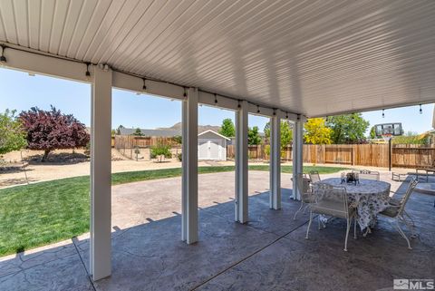 Single Family Residence in Sparks NV 2331 Soar Dr 24.jpg