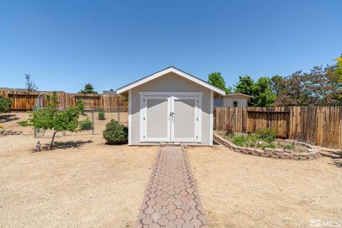 Single Family Residence in Sparks NV 2331 Soar Dr 31.jpg