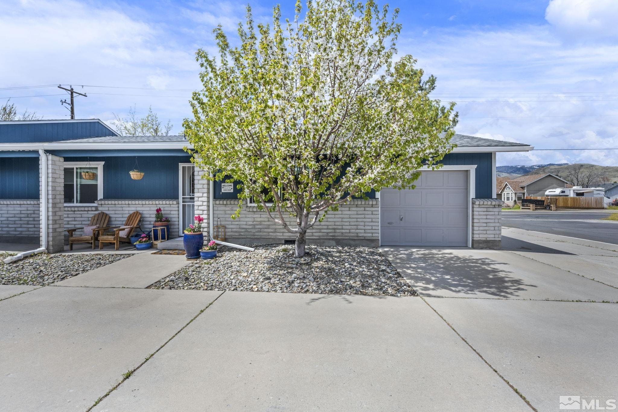 Carson City, Nevada 89701, United States, 2 Bedrooms Bedrooms, ,2 BathroomsBathrooms,Residential,Pending,112090