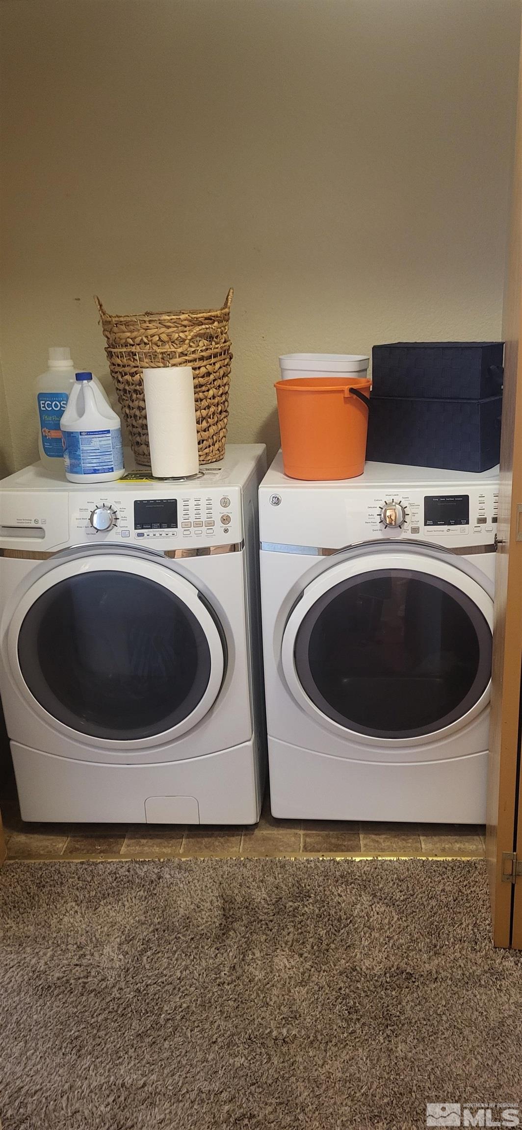 Carson City, Nevada 89701, United States, 2 Bedrooms Bedrooms, ,2 BathroomsBathrooms,Residential,Pending,112090