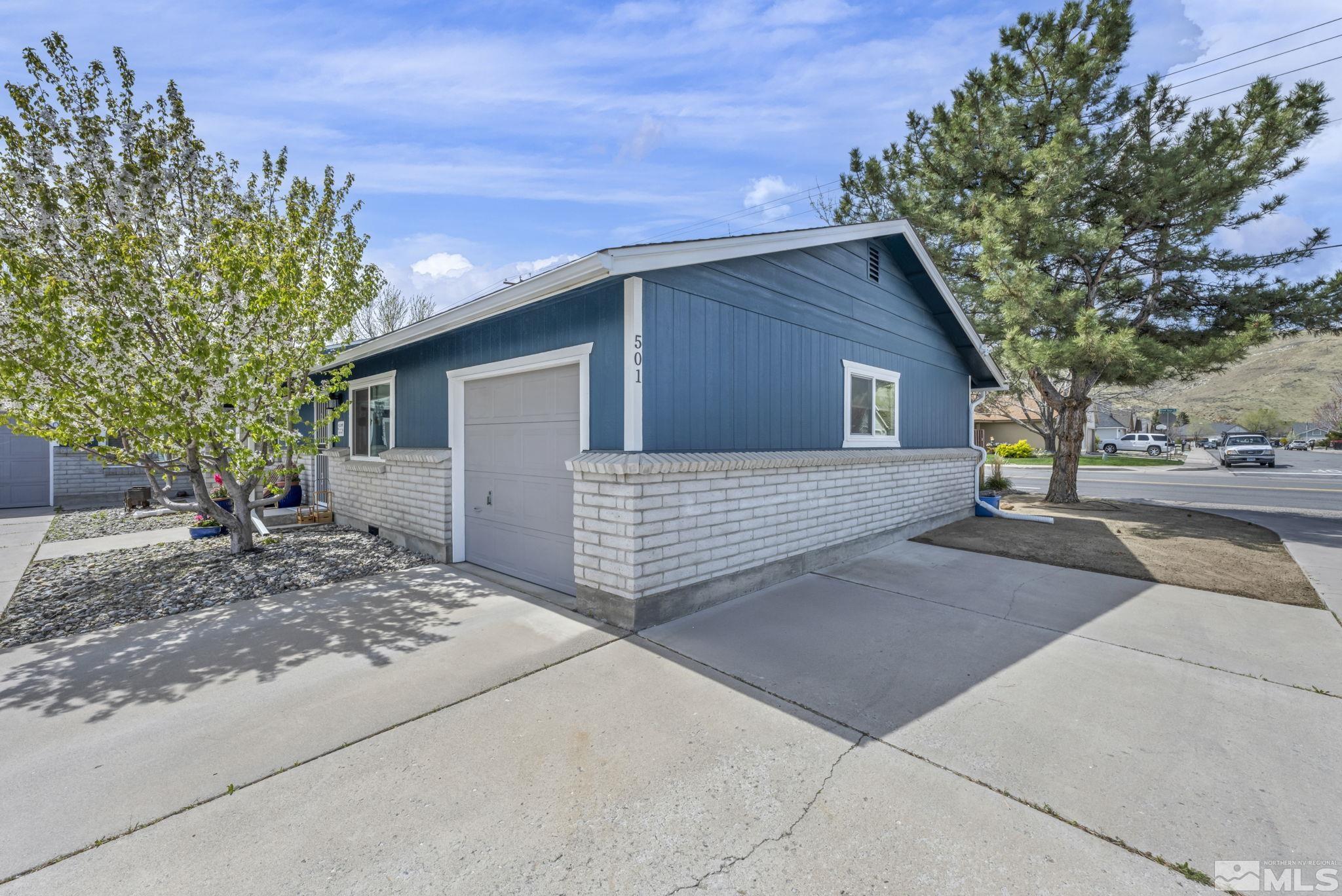 Carson City, Nevada 89701, United States, 2 Bedrooms Bedrooms, ,2 BathroomsBathrooms,Residential,Pending,112090