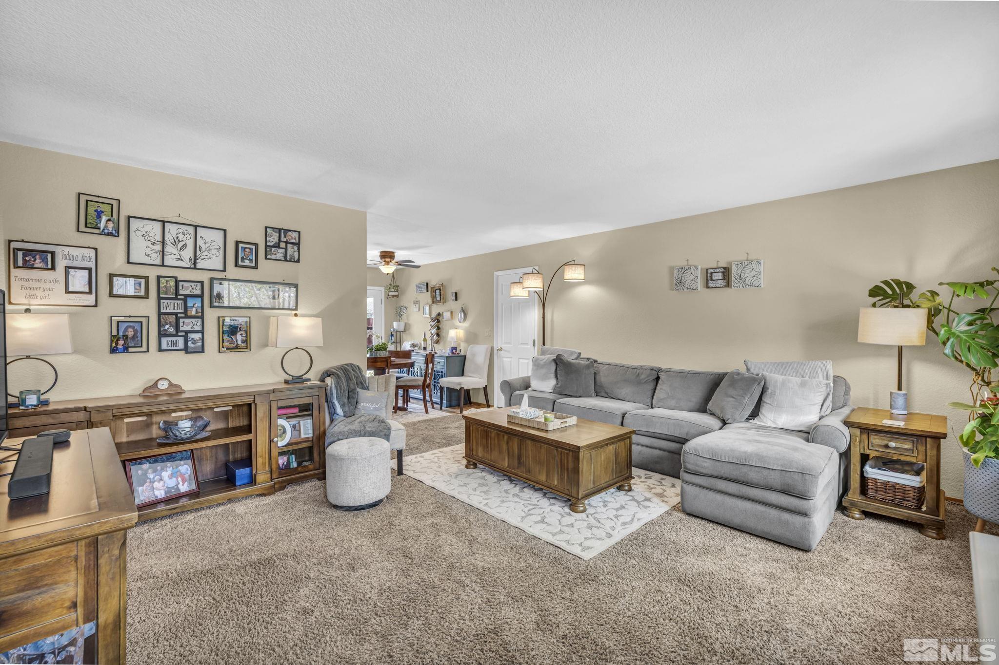 Carson City, Nevada 89701, United States, 2 Bedrooms Bedrooms, ,2 BathroomsBathrooms,Residential,Pending,112090