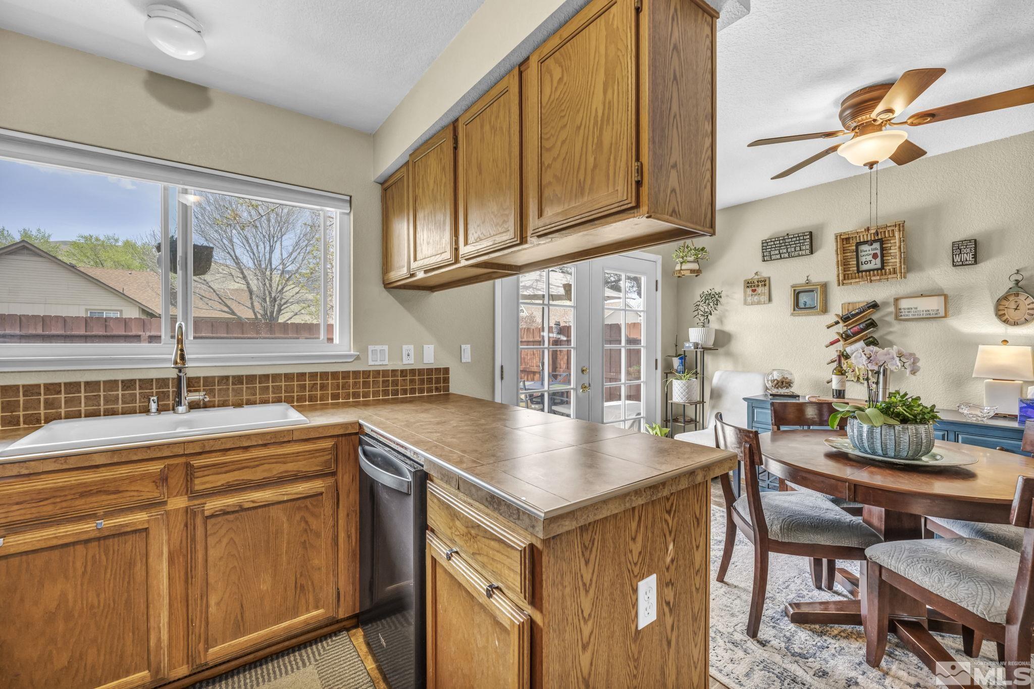 Carson City, Nevada 89701, United States, 2 Bedrooms Bedrooms, ,2 BathroomsBathrooms,Residential,Pending,112090