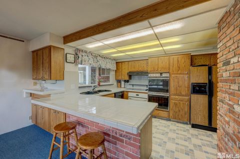Single Family Residence in Reno NV 2055 Blue Heron Cir 21.jpg