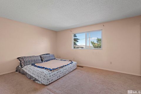 Single Family Residence in Reno NV 2370 Seneca Dr 15.jpg