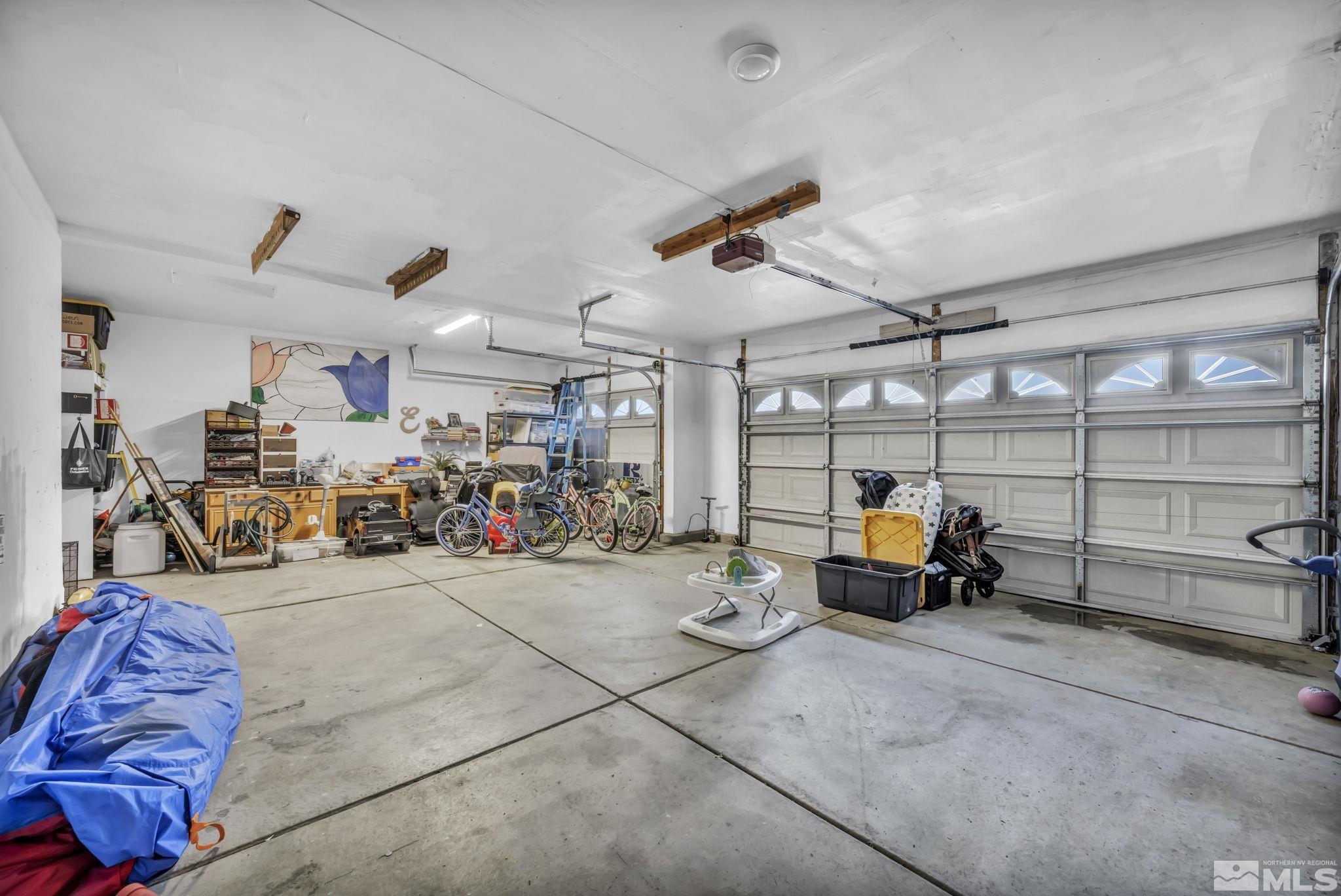 Sparks, Nevada 89436, United States, 4 Bedrooms Bedrooms, ,3 BathroomsBathrooms,Residential,Pending,47622