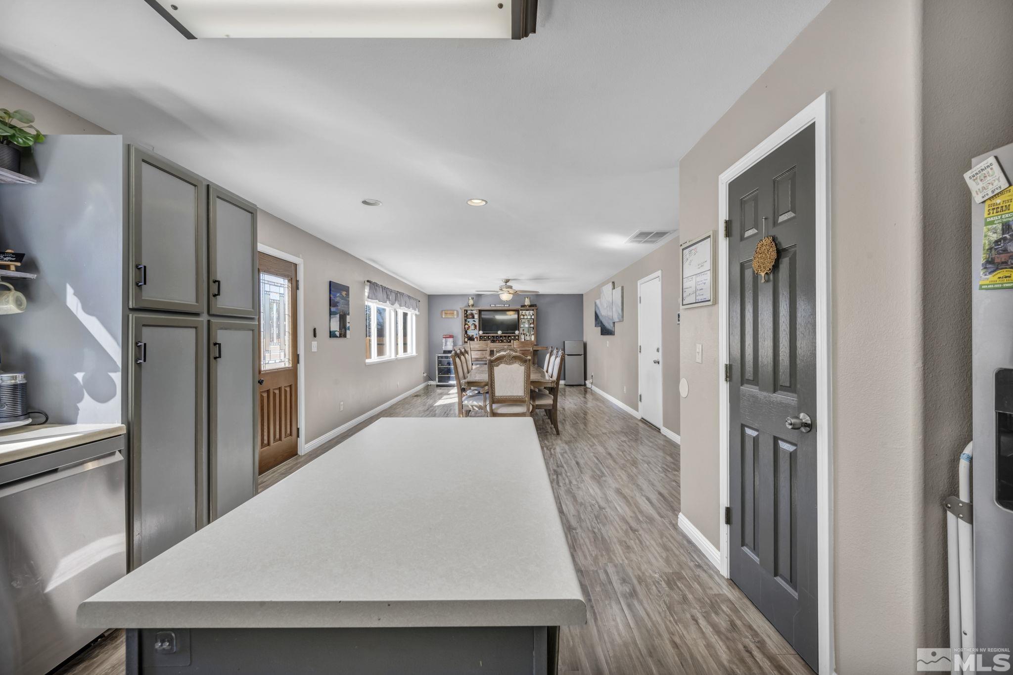 Sparks, Nevada 89436, United States, 4 Bedrooms Bedrooms, ,3 BathroomsBathrooms,Residential,Pending,47622