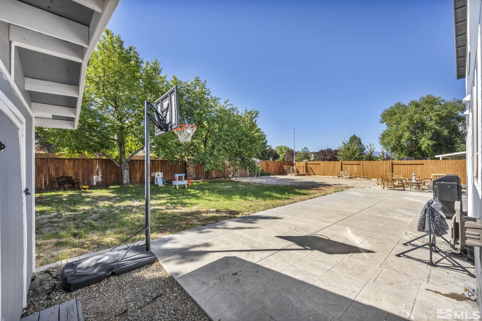 Sparks, Nevada 89436, United States, 4 Bedrooms Bedrooms, ,3 BathroomsBathrooms,Residential,Pending,47622