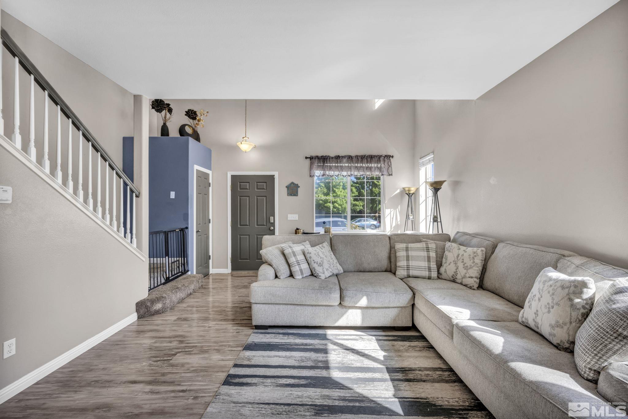 Sparks, Nevada 89436, United States, 4 Bedrooms Bedrooms, ,3 BathroomsBathrooms,Residential,Pending,47622