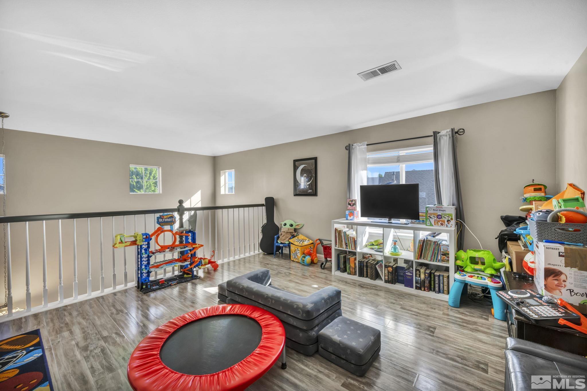 Sparks, Nevada 89436, United States, 4 Bedrooms Bedrooms, ,3 BathroomsBathrooms,Residential,Pending,47622