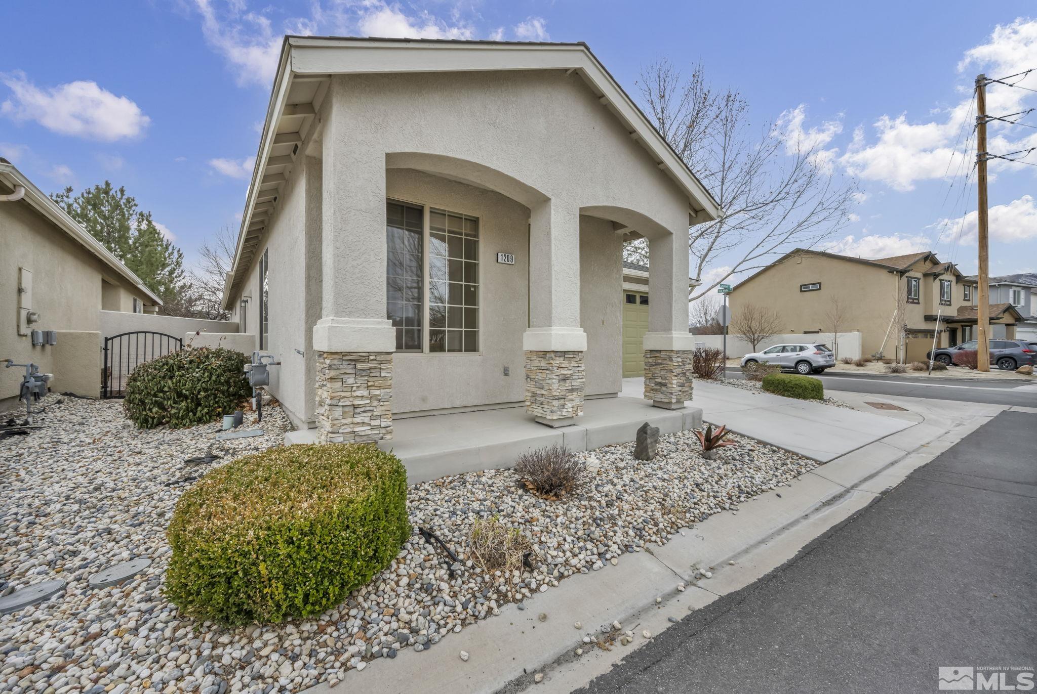 Carson City, Nevada 89701, United States, 3 Bedrooms Bedrooms, ,2 BathroomsBathrooms,Residential,Active,88219