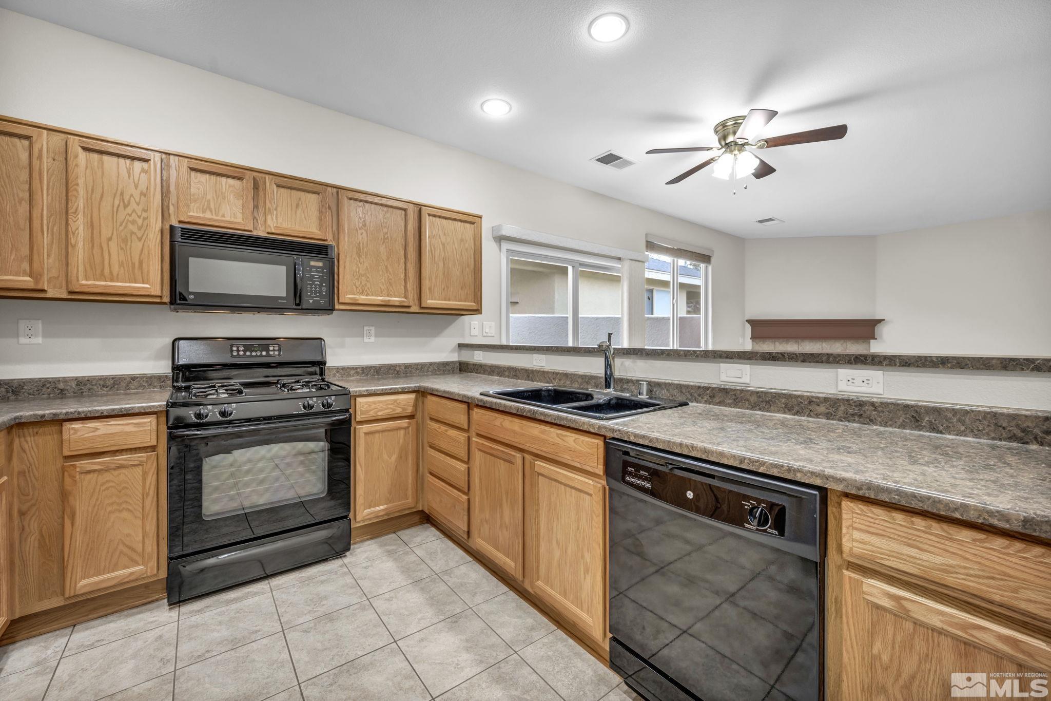 Carson City, Nevada 89701, United States, 3 Bedrooms Bedrooms, ,2 BathroomsBathrooms,Residential,Active,88219