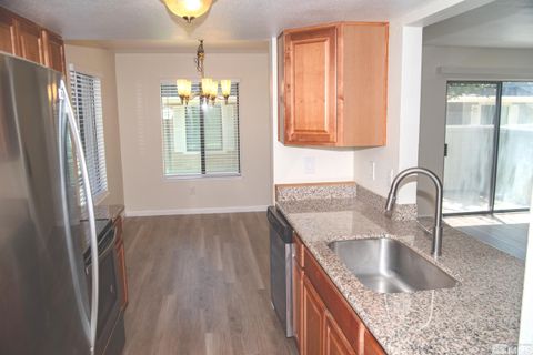 Condominium in Sparks NV 3230 Wedekind Rd 4.jpg