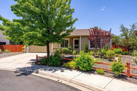 Single Family Residence in Reno NV 17365 Aquamarine Dr.jpg