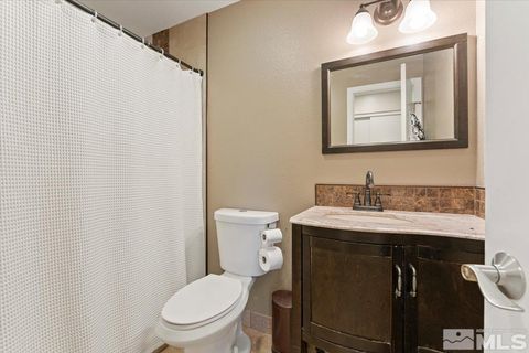 Single Family Residence in Sparks NV 2115 Matteoni Dr 15.jpg