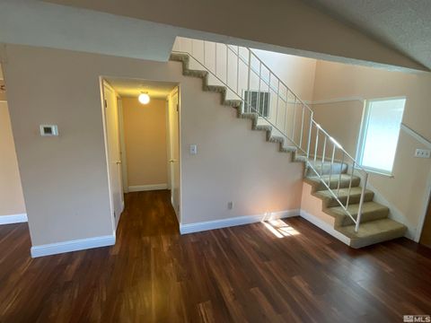 Single Family Residence in Sparks NV 854 Glen Molly Dr 9.jpg