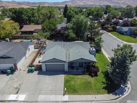 Single Family Residence in Sparks NV 926 Horizon Ct 1.jpg