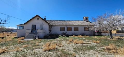 Single Family Residence in Hawthorne NV 682 C Street.jpg