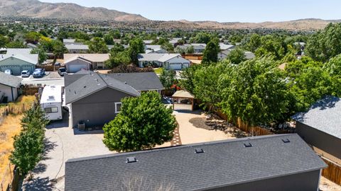 Single Family Residence in Sparks NV 904 Red Falcon Way 2.jpg