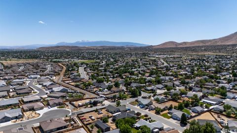 Single Family Residence in Sparks NV 904 Red Falcon Way 36.jpg