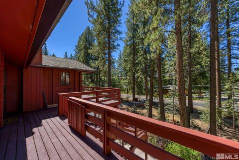 Single Family Residence in Incline Village NV 376 Country Club Dr 3.jpg