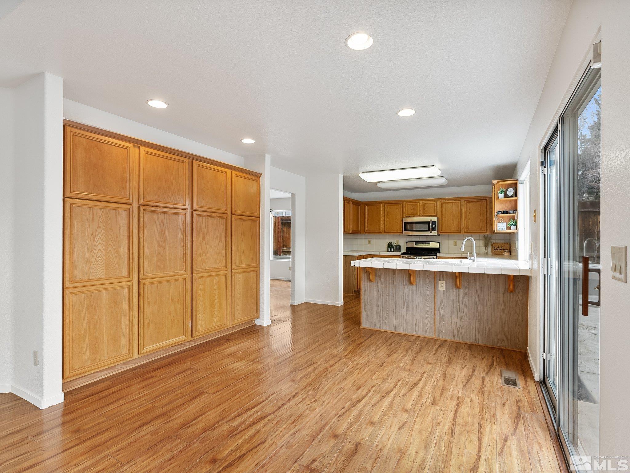 Reno, Nevada 89523, United States, 5 Bedrooms Bedrooms, ,3 BathroomsBathrooms,Residential,Active,87070