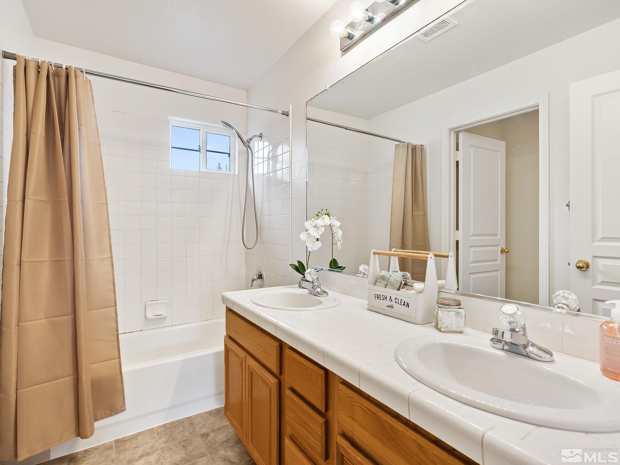 Reno, Nevada 89523, United States, 5 Bedrooms Bedrooms, ,3 BathroomsBathrooms,Residential,Active,87070