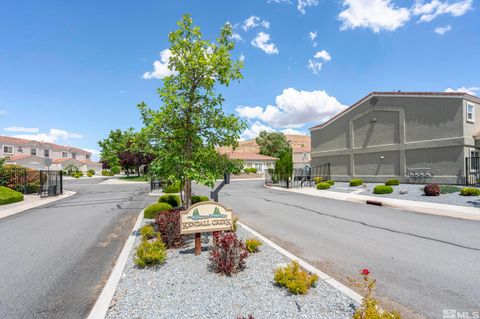 Condominium in Sparks NV 5625 Vista Luna Drive 24.jpg