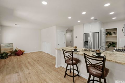 Condominium in Sparks NV 5625 Vista Luna Drive 8.jpg