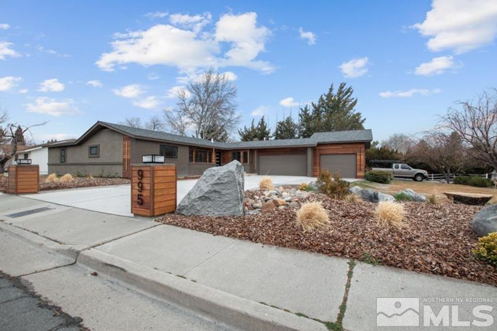 Photo of 995 Skyline Boulevard, Reno, NV 89509 (MLS # 250003867)