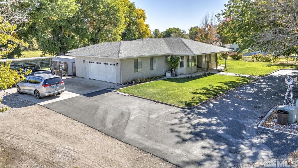 Photo of 930 Edgewater, Fallon, NV 89406 (MLS # 250005792)