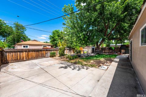 Single Family Residence in Sparks NV 14 M St 32.jpg