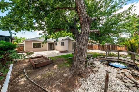 Single Family Residence in Sparks NV 14 M St 28.jpg