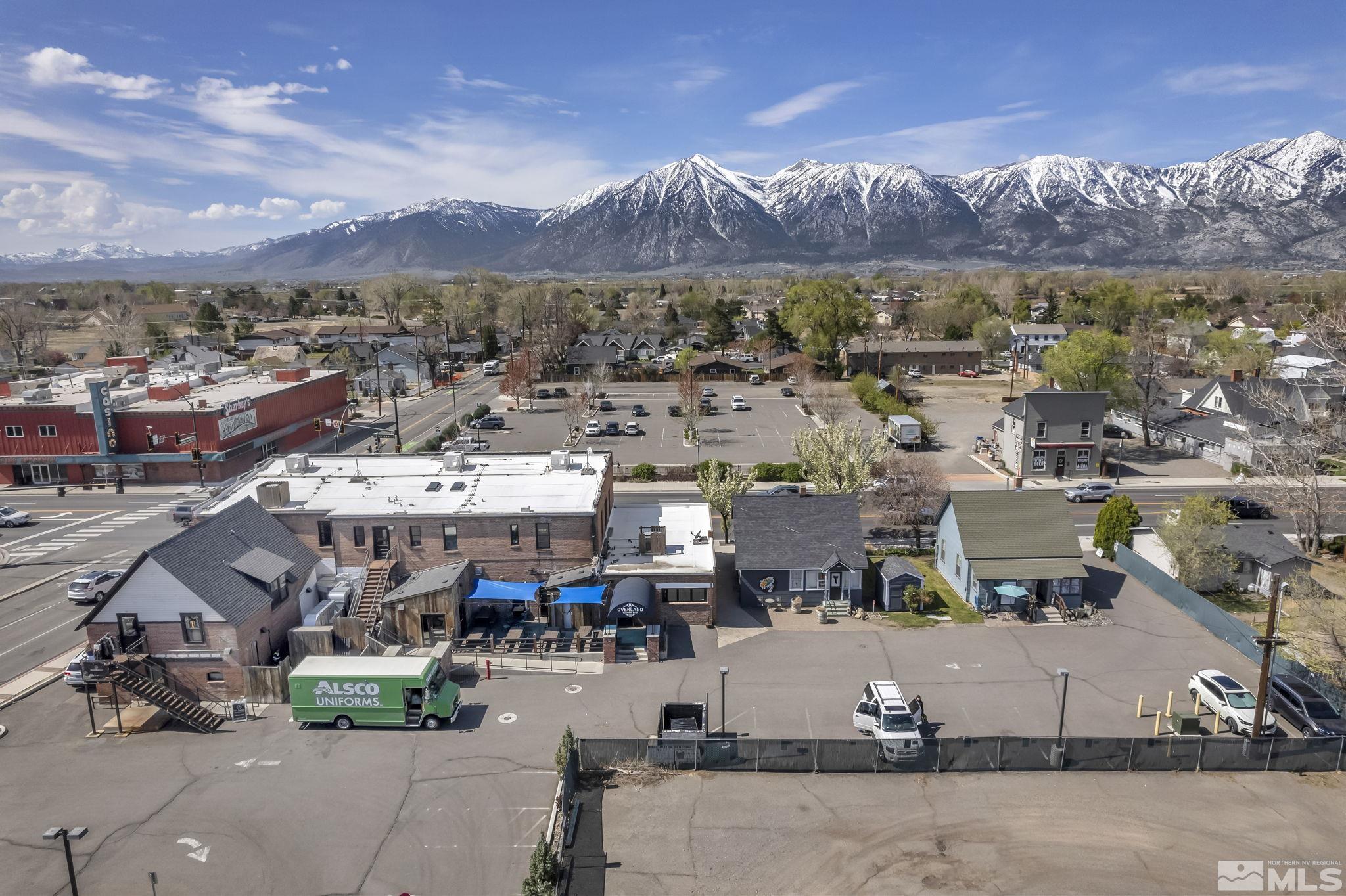 1453 N HWY 395